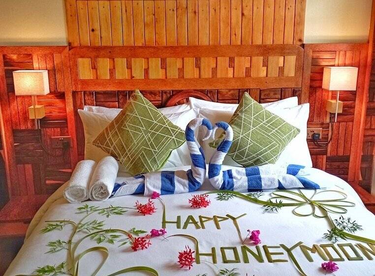 اتاق لوکس, The Corbin Guest House