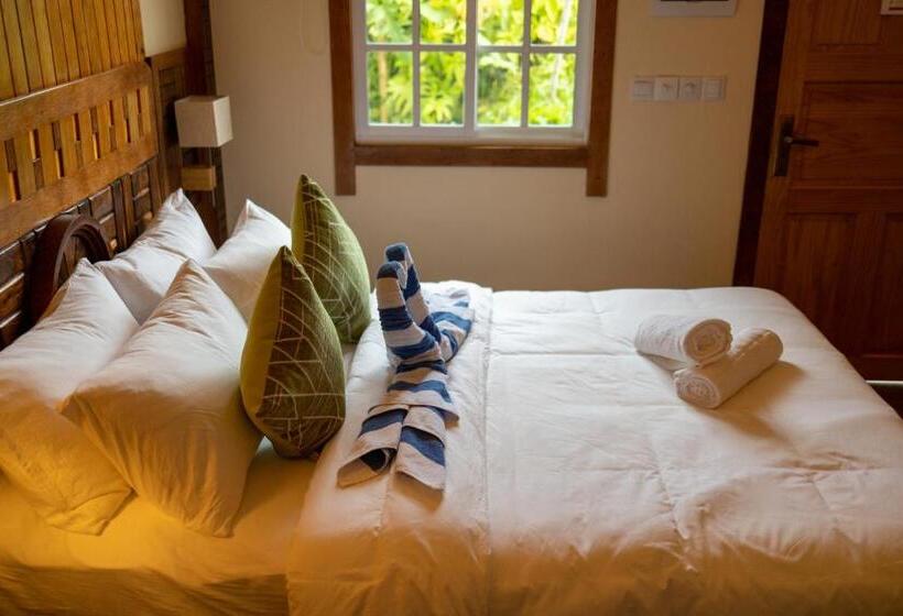 اتاق لوکس, The Corbin Guest House