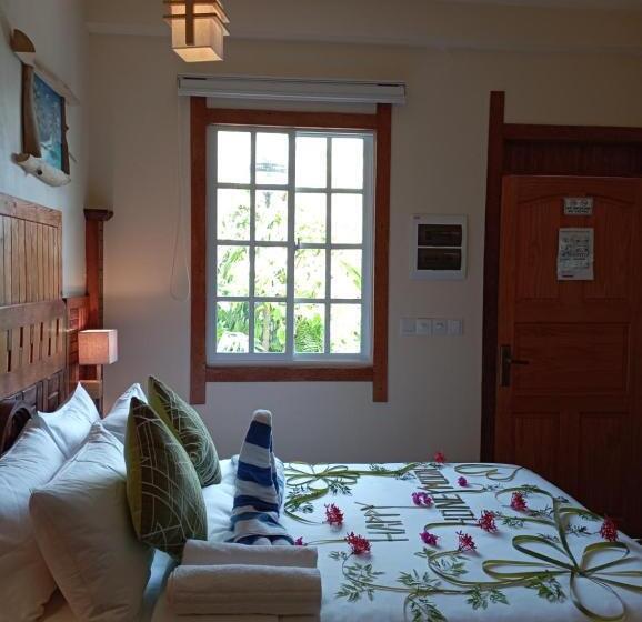 اتاق لوکس, The Corbin Guest House