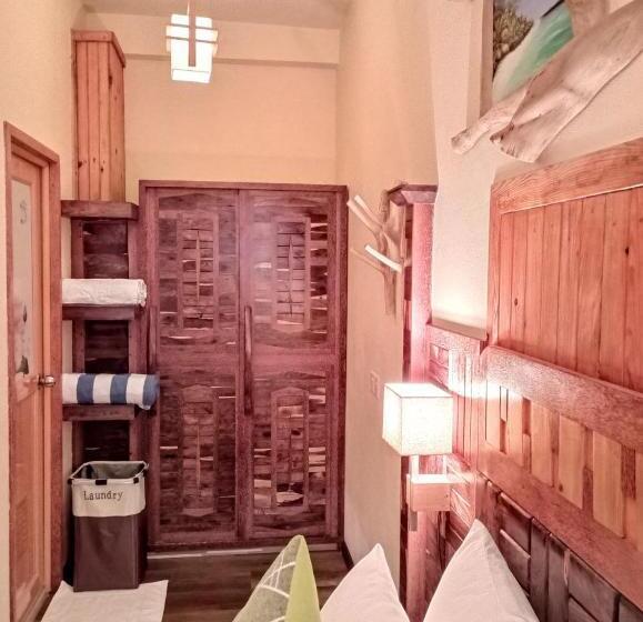 اتاق لوکس, The Corbin Guest House