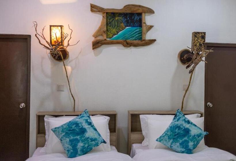 اتاق استاندارد با چشم‌انداز باغ, The Corbin Guest House