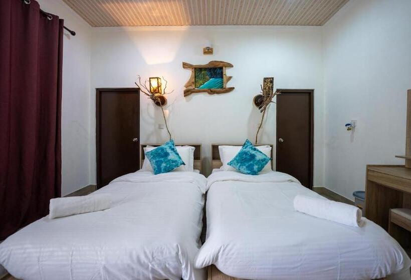 اتاق استاندارد با چشم‌انداز باغ, The Corbin Guest House