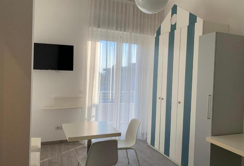 Студио Стандарт Кровать Кинг, Daniel Apartments