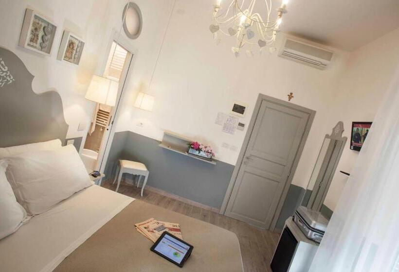 غرفة ديلوكس ثلاثية, Daniel Apartments