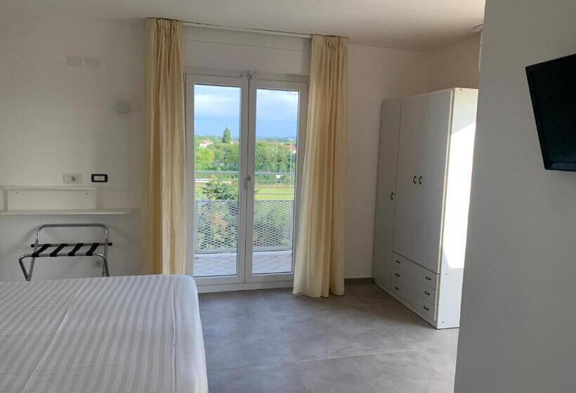 Апартаменты 1 Спальня, Daniel Apartments