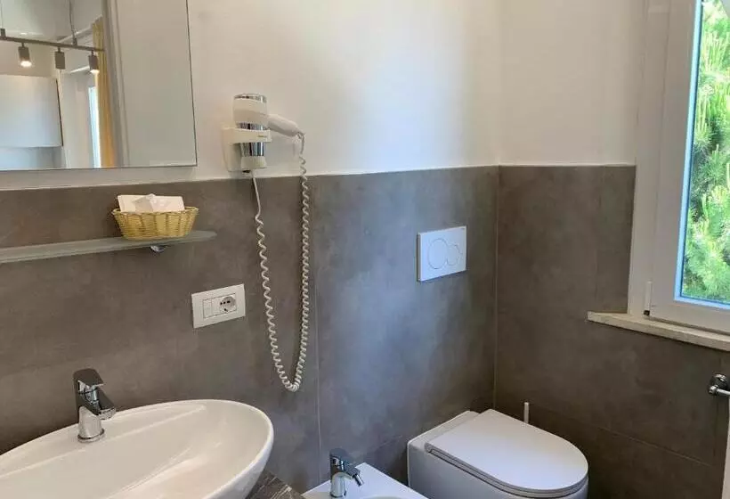 デラックススタジオ, Daniel Apartments