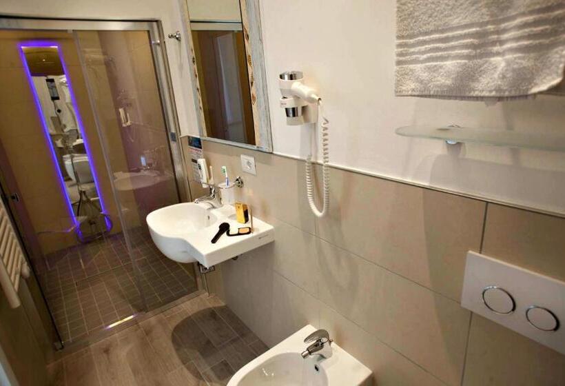 Люкс, Daniel Apartments