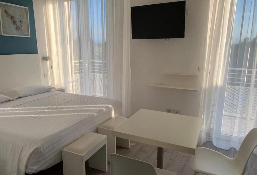 Студио Стандарт Кровать Кинг, Daniel Apartments