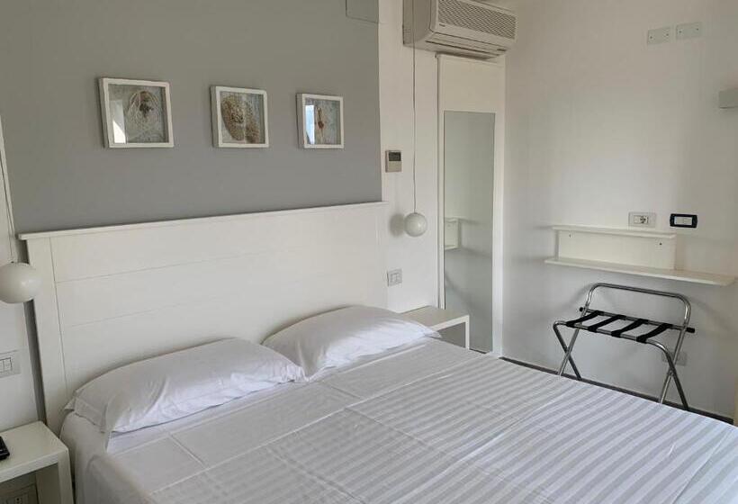 شقة غرفة واحدة, Daniel Apartments