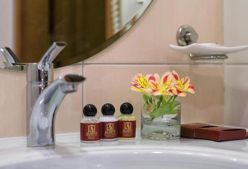 Cameră Standard cu Balcon, Alarus Luxe