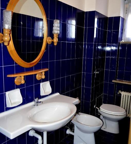 غرفة قياسية رباعية, Residence Guido Reni