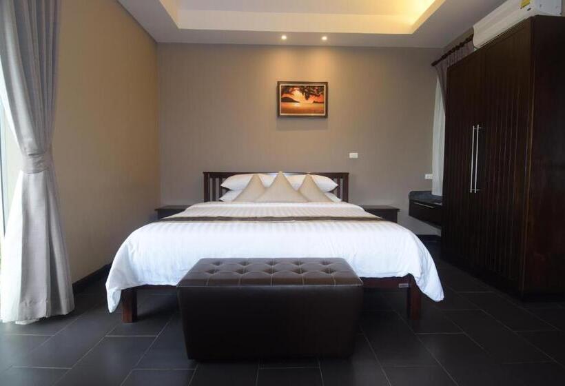 غرفة ديلوكس مطلة على حمام السباحة, Clean Beach Resort