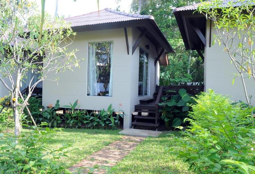 חדר דלוקס נוף בריכה, Clean Beach Resort