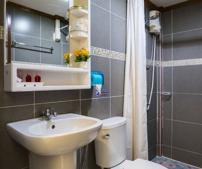 Standard Bungalow, Coco Bella