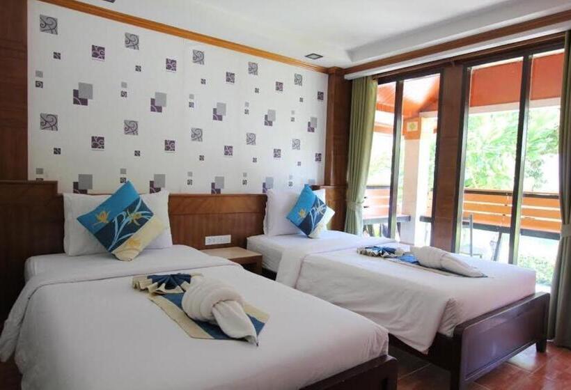 Standard Bungalow, Coco Bella