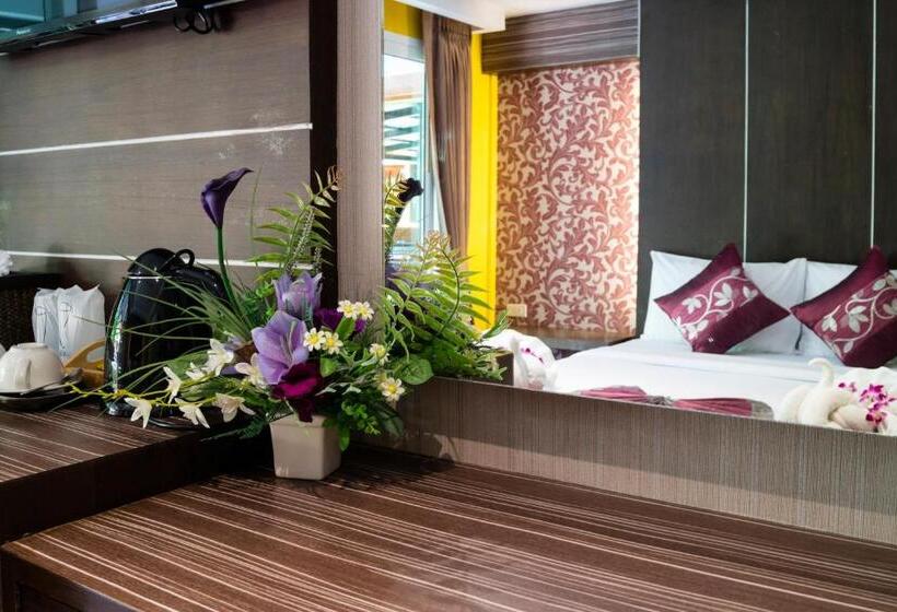 Deluxe Bungalow, Coco Bella