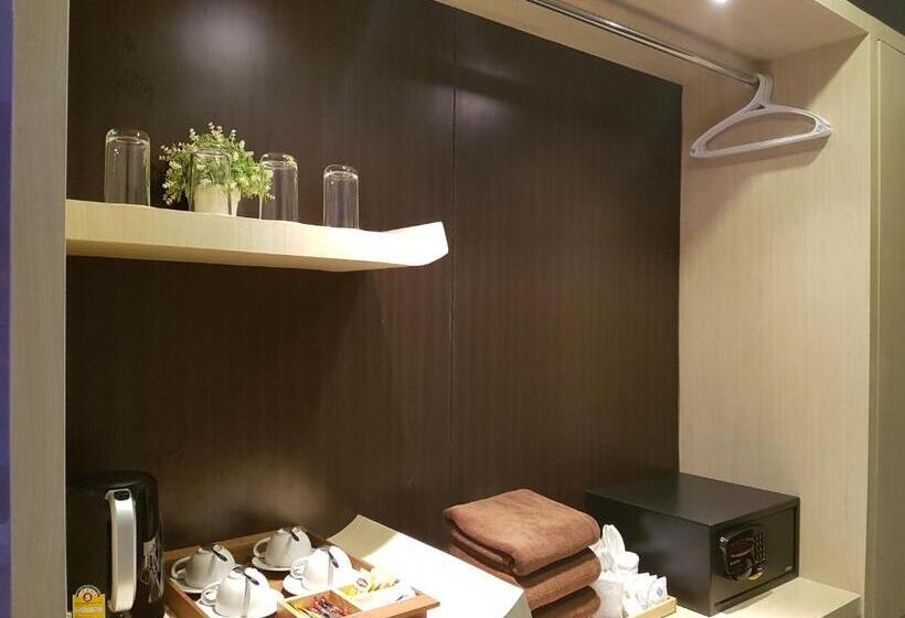 Family Room, Coco Bella