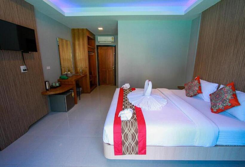 Deluxe Room Pool View, Coco Bella