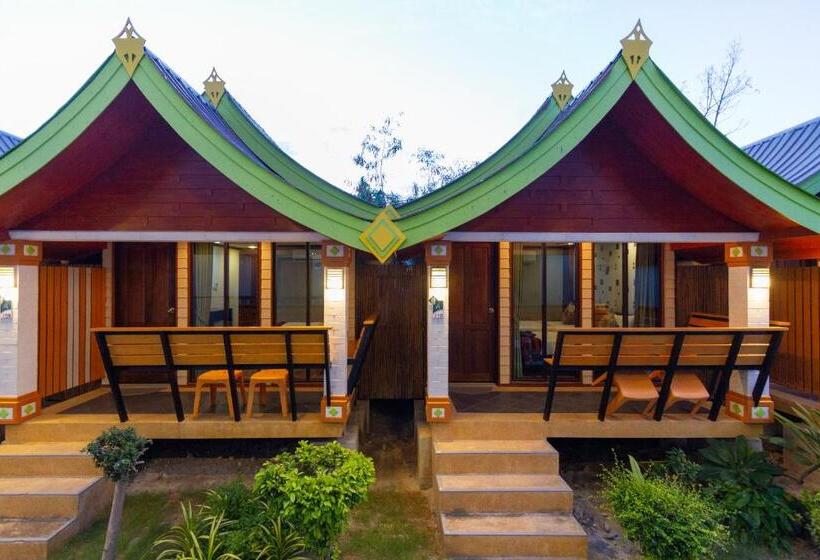 Standard Bungalow, Coco Bella