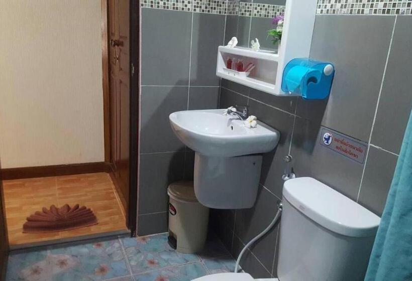 Standard Bungalow, Coco Bella