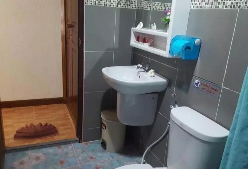Standard Bungalow, Coco Bella