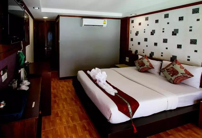 Standard Bungalow, Coco Bella