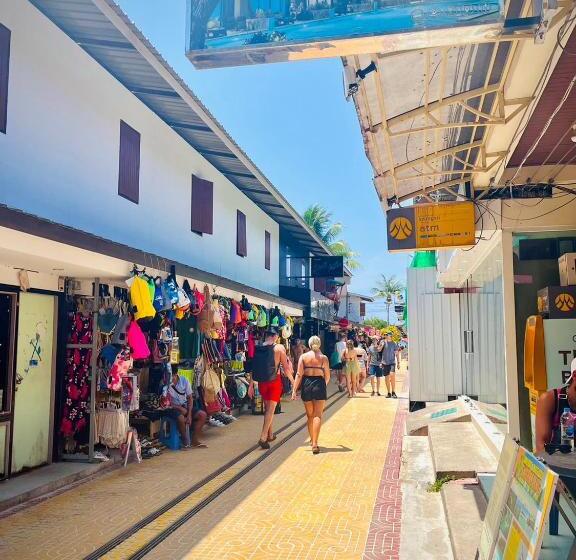 Family Room, Coco Bella