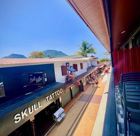 Family Room, Coco Bella