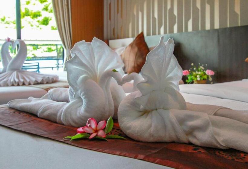 Family Room, Coco Bella