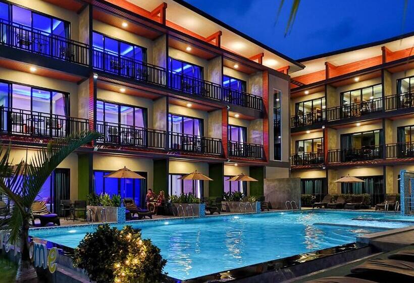 Deluxe Room Pool View, Coco Bella