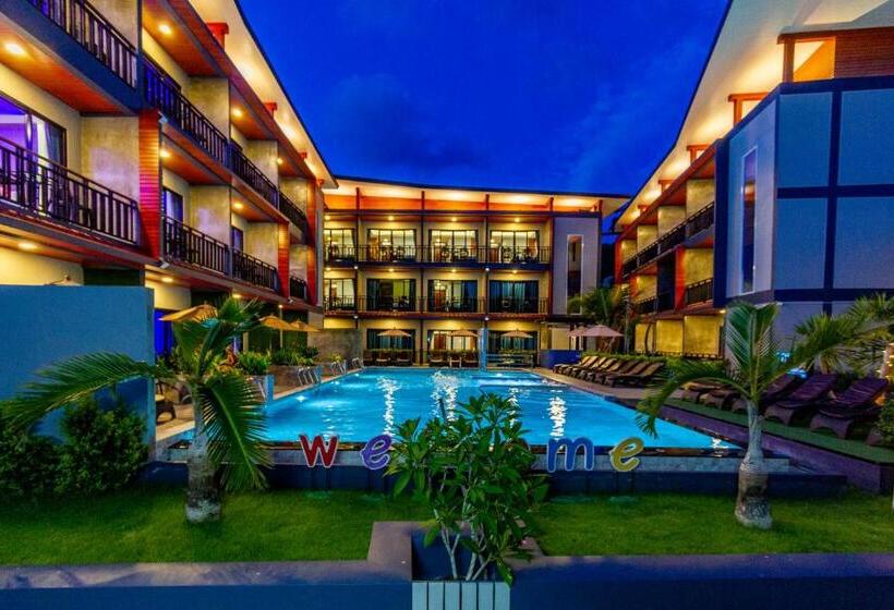 Deluxe Room Pool View, Coco Bella