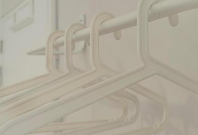 스탠다드 싱글 룸 공동욕실, Cooper