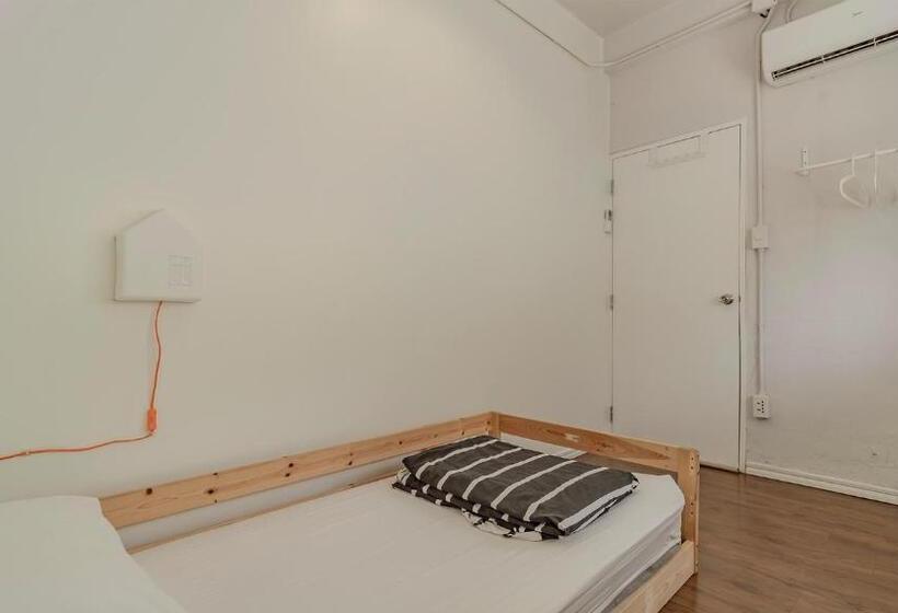 스탠다드 싱글 룸 공동욕실, Cooper