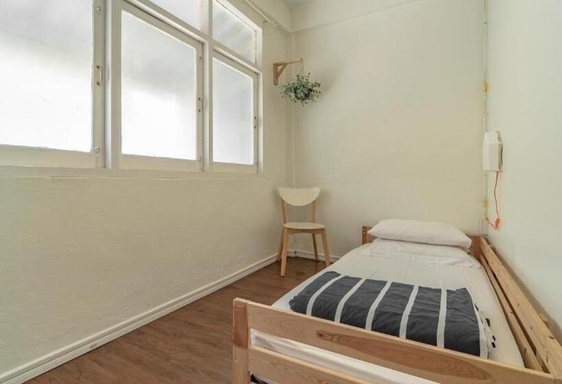 스탠다드 싱글 룸 공동욕실, Cooper