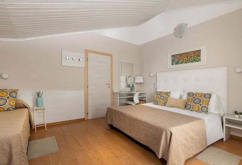 חדר אקונומי לשלושה, Eliseo Riccione