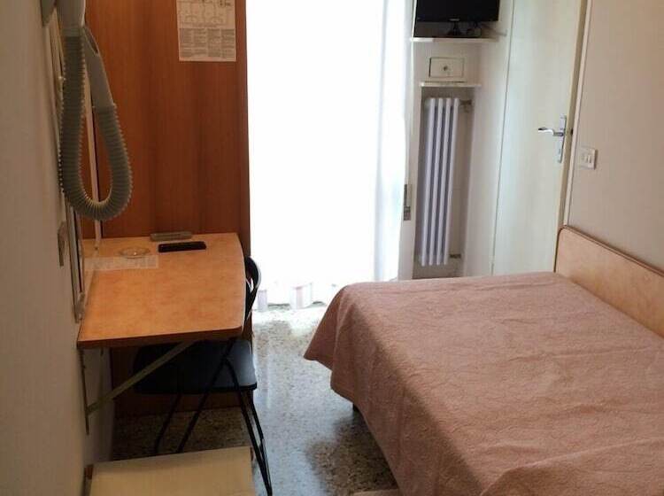 חדר סטנדרט יחיד, Eliseo Riccione