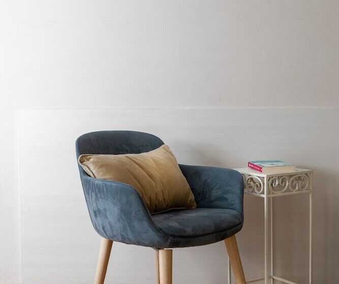 חדר אקונומי לשלושה, Eliseo Riccione