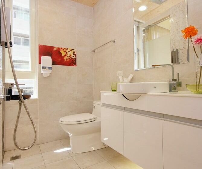 اتاق سوپریور, Golden