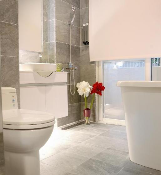 اتاق لوکس, Golden