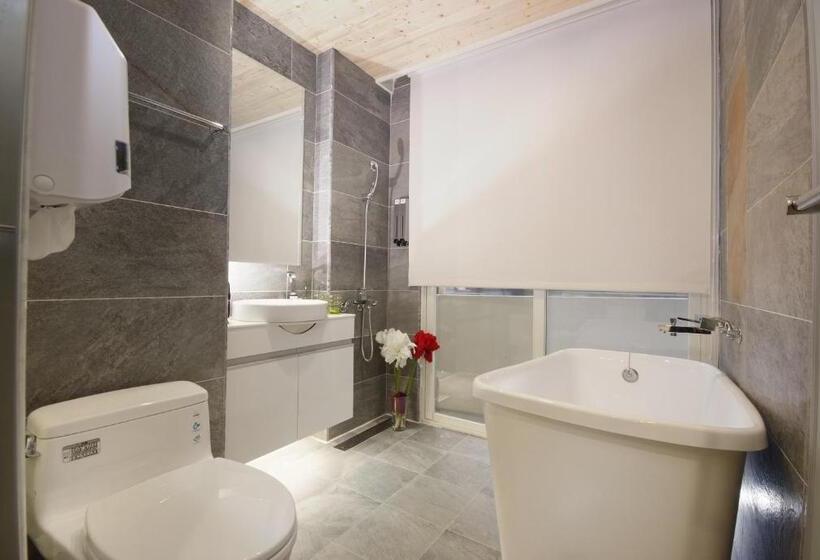 اتاق لوکس, Golden