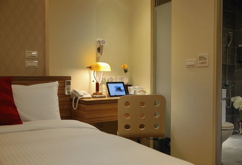 اتاق لوکس, Golden