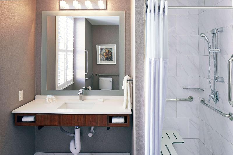 חדר סטנדרט עם מיטת קינג, Hilton Garden Inn Phoenix Downtown