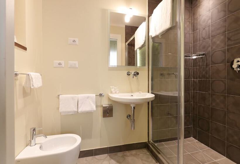 اتاق استاندارد, La Torre Dei Salterelli