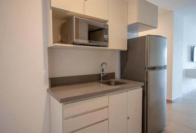 标准工作室, Pacific Palace Beach Tower