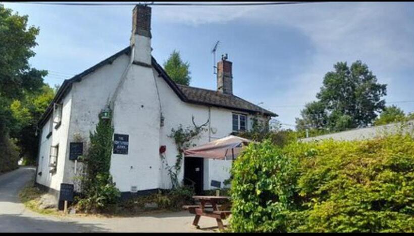 غرفة إقتصادية, The Northmore Arms