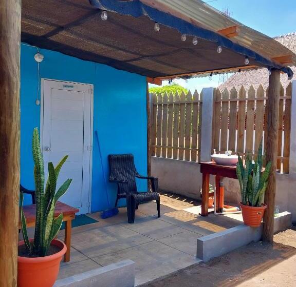 اتاق لوکس, Bedrooms Where Charlie