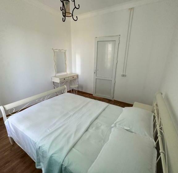 اتاق استاندارد, Leila S Guest House