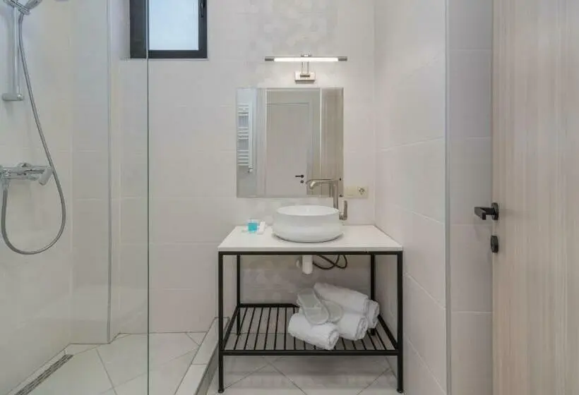 Standard-huone, Alexandria