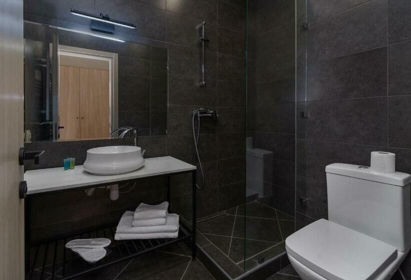 اتاق لوکس با بالکن, Alexandria