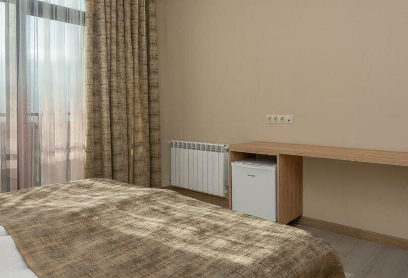 اتاق لوکس با بالکن, Alexandria